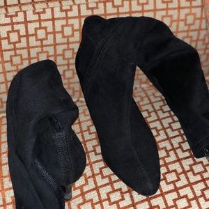 Black boot used suede some scratches on heel